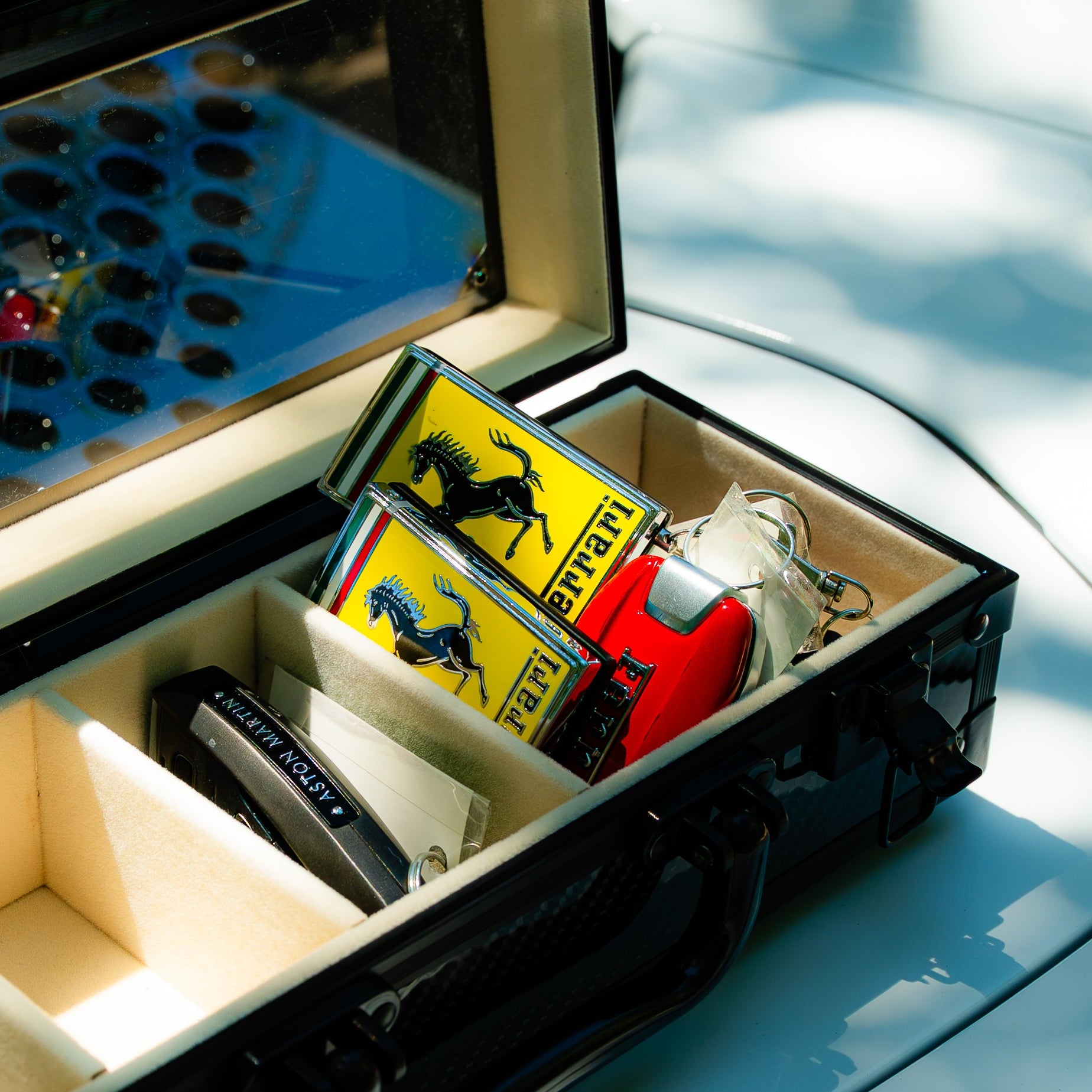 The Motorcase carbon fiber key box - product photo 3
