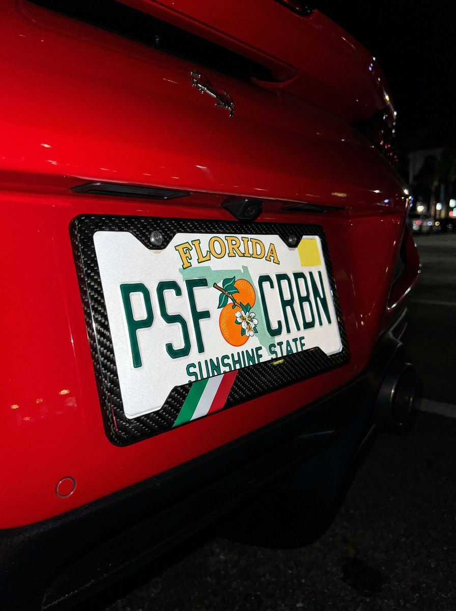 Italy Flag Carbon Fiber License Plate Frame