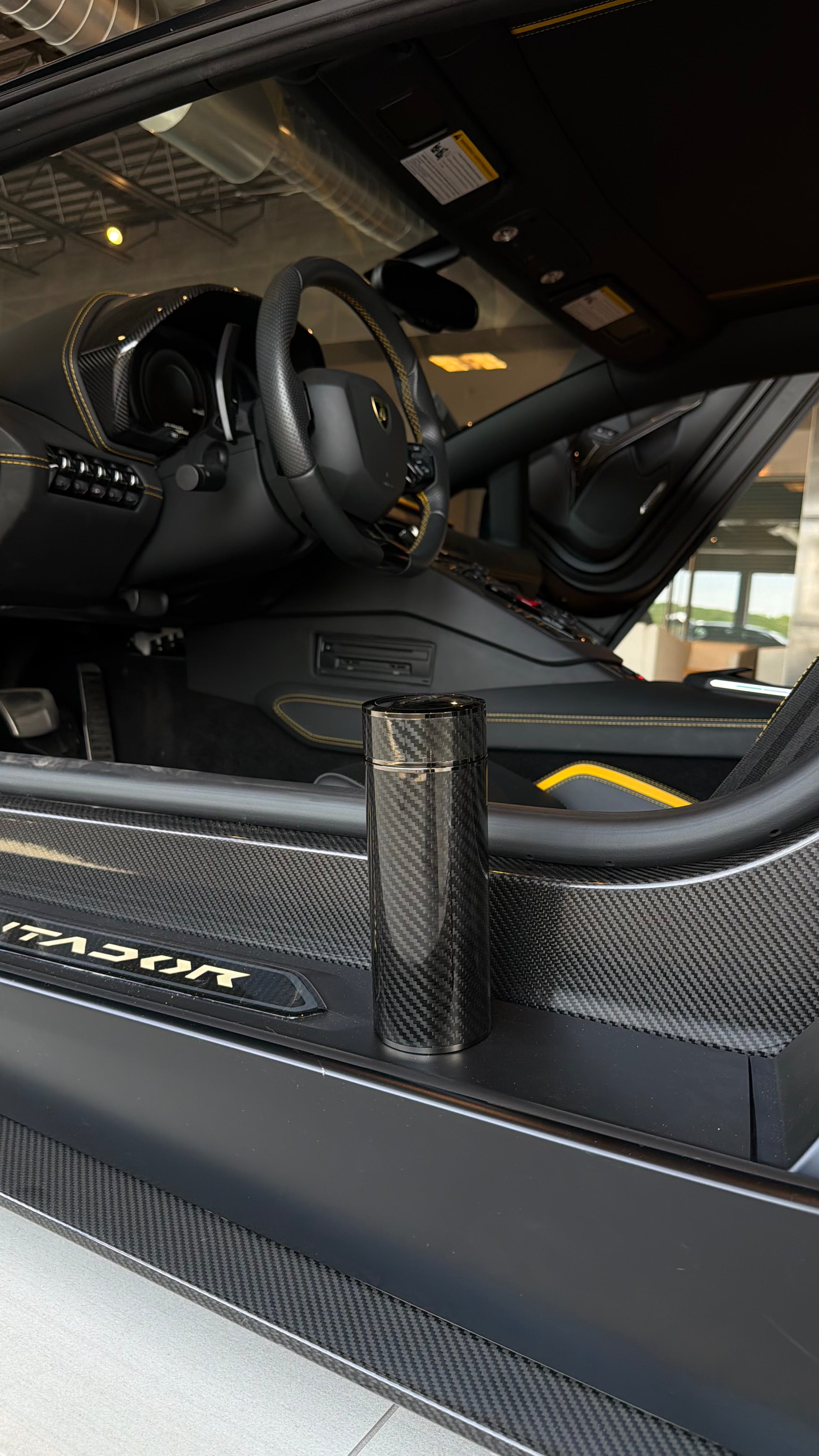 CarbonFlow Black (Carbon Fiber Bottle)
