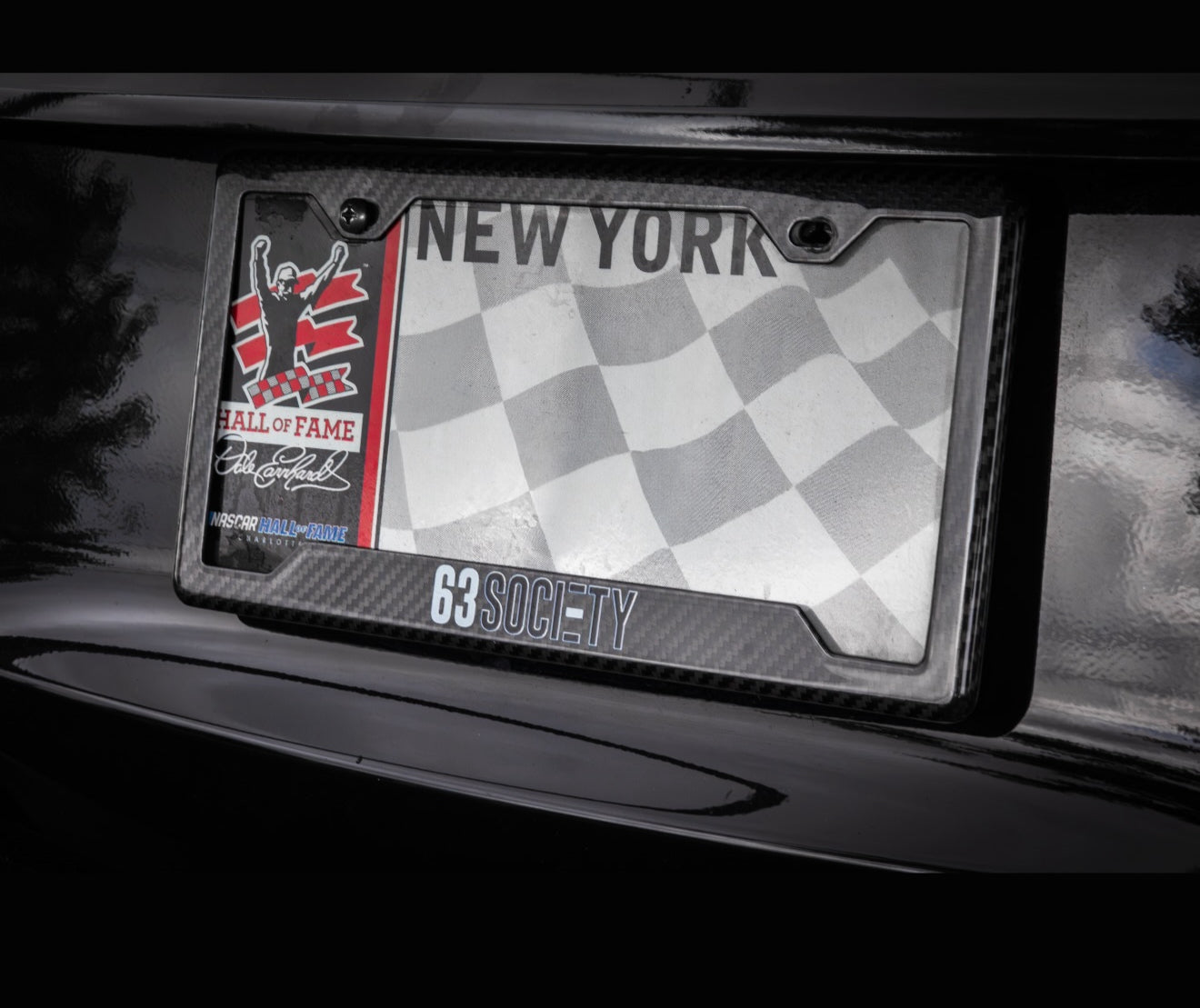 Puerto Rico carbon fiber plate frame on the car