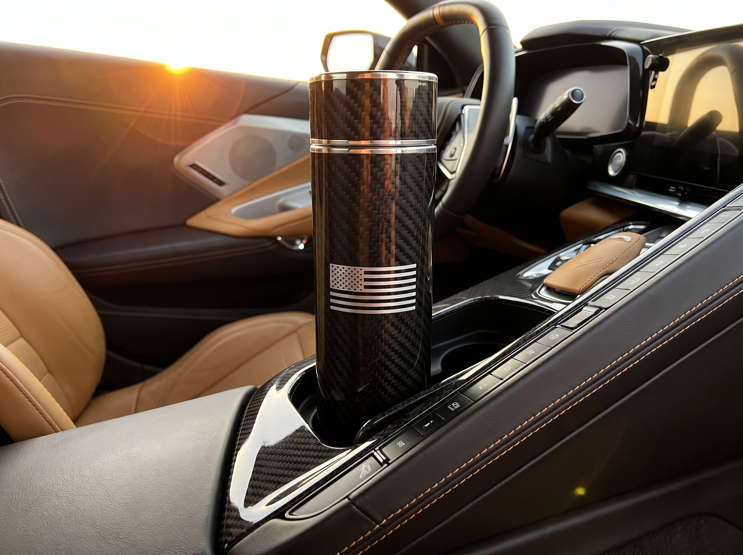 CarbonFlow USA bottle in carbon fiber cupholder