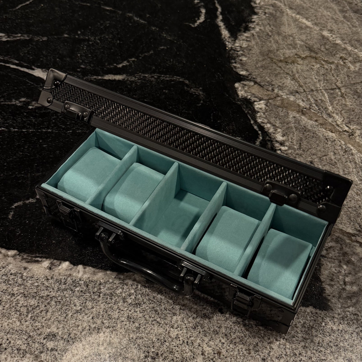 Five empty slots, Tiffany blue suede interior #Colour_Tiffany Blue